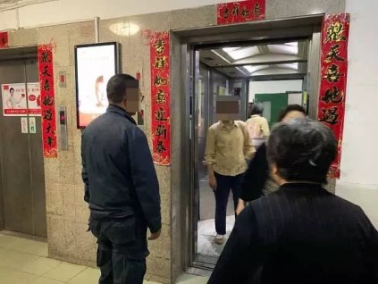 上海4萬多臺小區(qū)老電梯，多少維修難難難？電梯驚魂，傷不起！