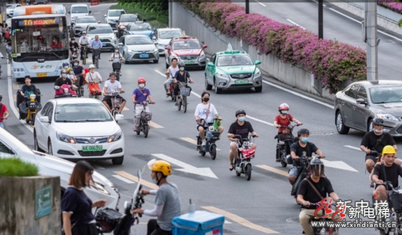 電動車