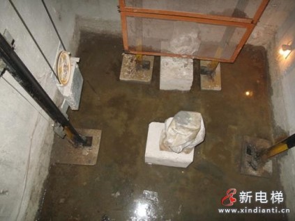 “紙面維?！迸撟骷伲∷拇ㄌ旄聟^(qū)一電梯維保公司被立案調(diào)查