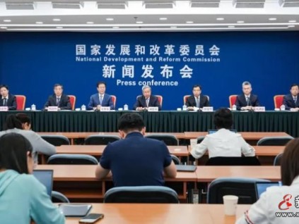 住建部：2024年計劃對4萬余臺使用15年以上的住宅老舊電梯實(shí)施更新
