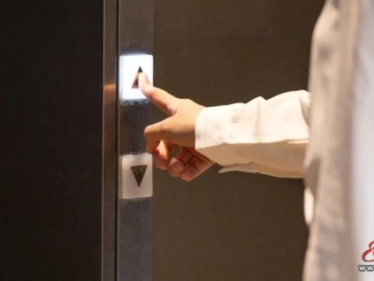 好不容易加裝了電梯卻不愿交電梯運行費，原因竟是？