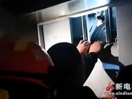 貴州興義某小區(qū)電梯連沖17層，7歲男孩全身多處骨折！